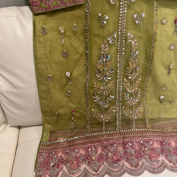 Pakistani Indian zaha branded suit sold - Picture 14 of 14